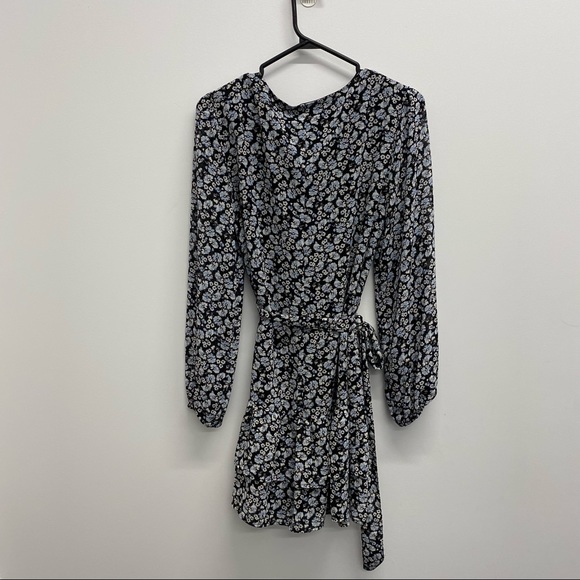 NEW - DYNAMITE FLORAL FALL DRESS / SIZE SMALL WITH TIE - Picture 9 of 9